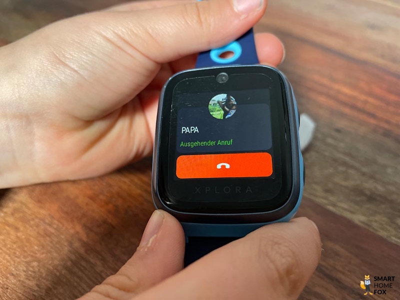 Исходящий вызов на детских смарт-часах.